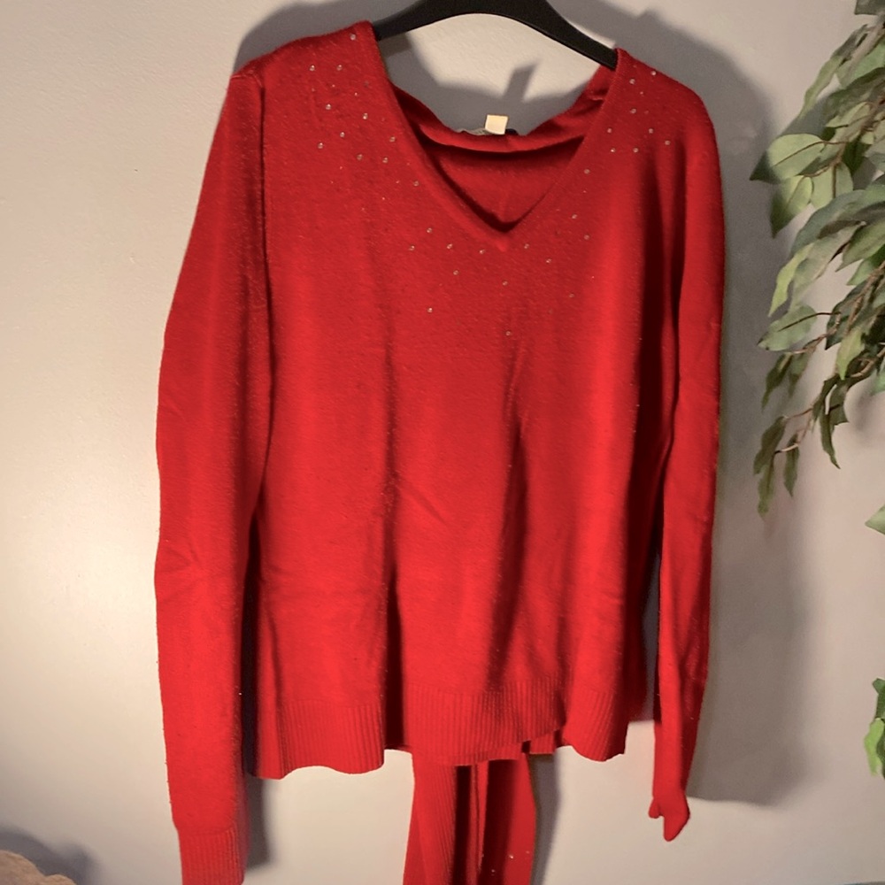 Women’s sweater with scarf. Size: L 
Color: Deep Red